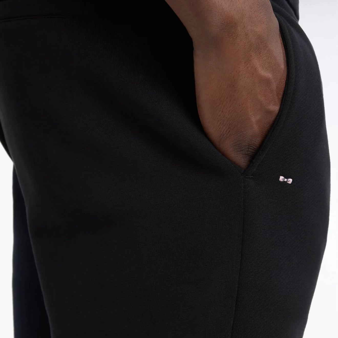 https://www.ausoni.swiss/products/jogging-uni-en-molleton-coton-noir-coupe-droite-noir